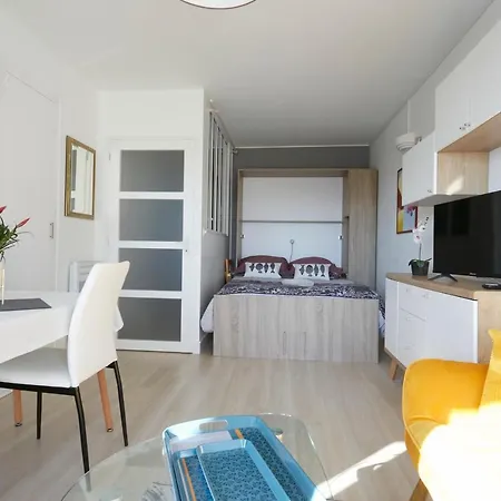 Loueurdappart - Studio Au Calme Et Centre-ville Avec Parking Apartmán